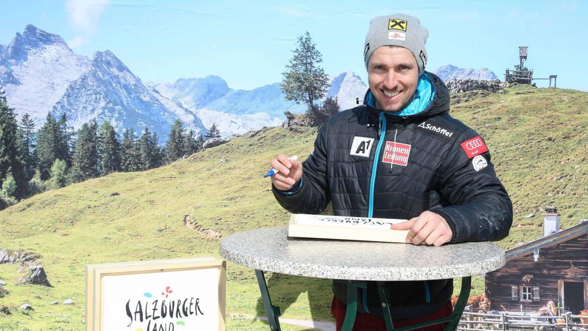Marcel Hirscher im Frühjahr auf der Alm